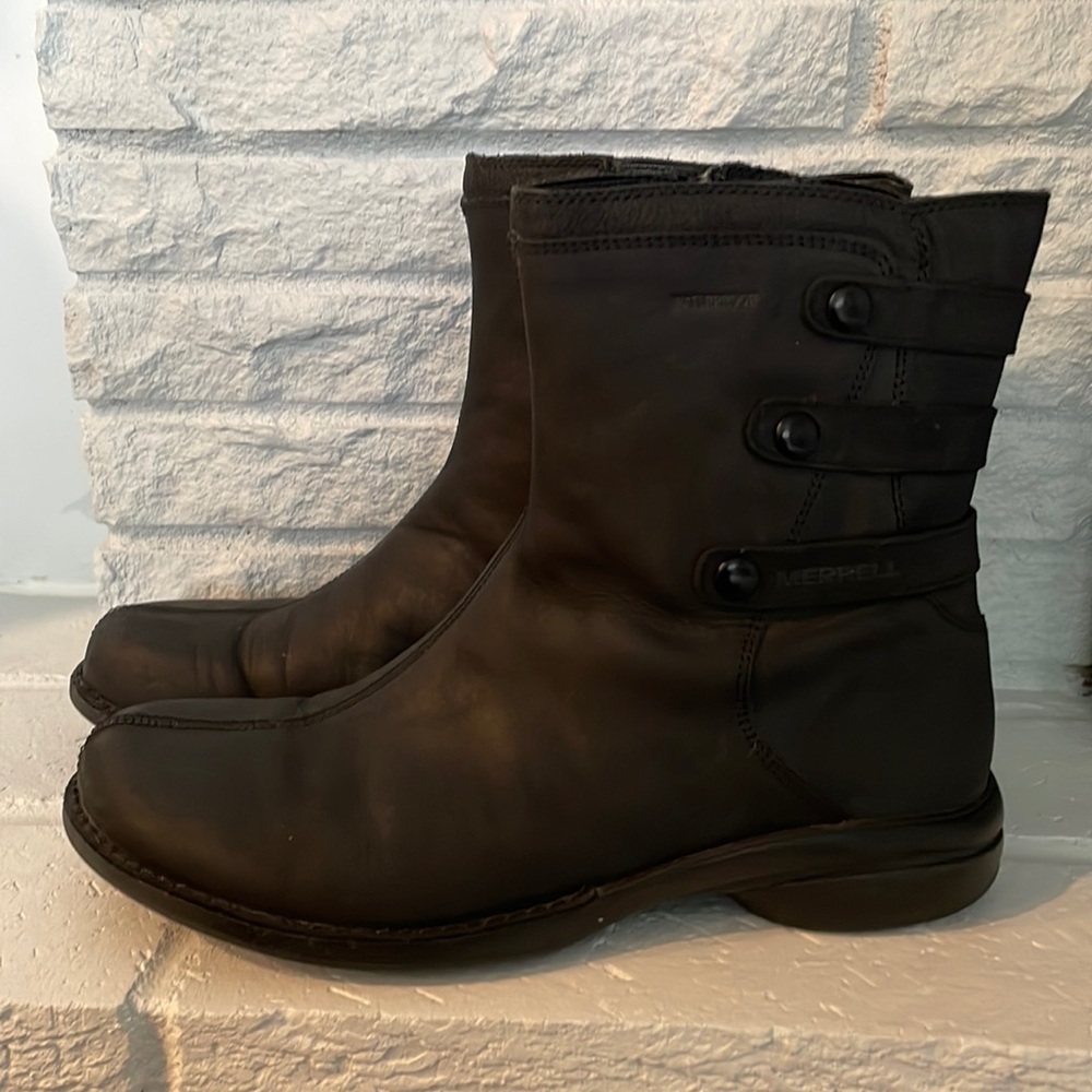 Merrell- all weather boots size 9